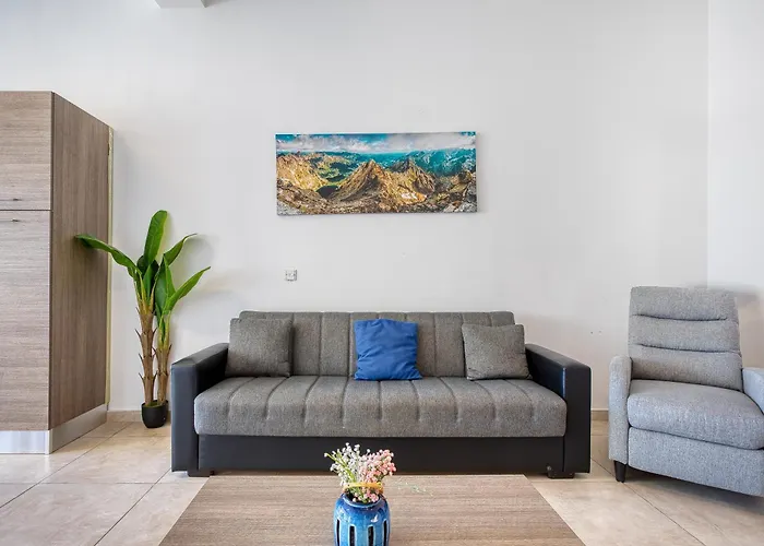 Stunning By Beyond Air, Sliema-center! Near Pool! * Sliema