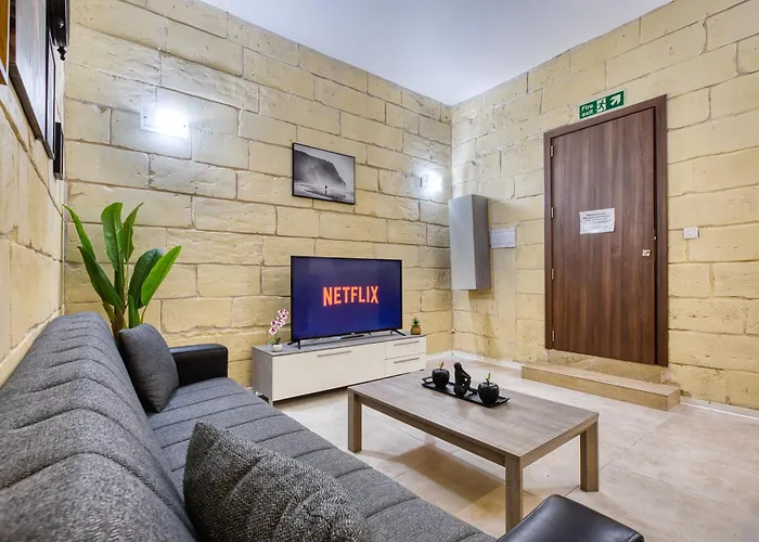 Appartement Stunning By Beyond Air, Sliema-center! Near Pool! *