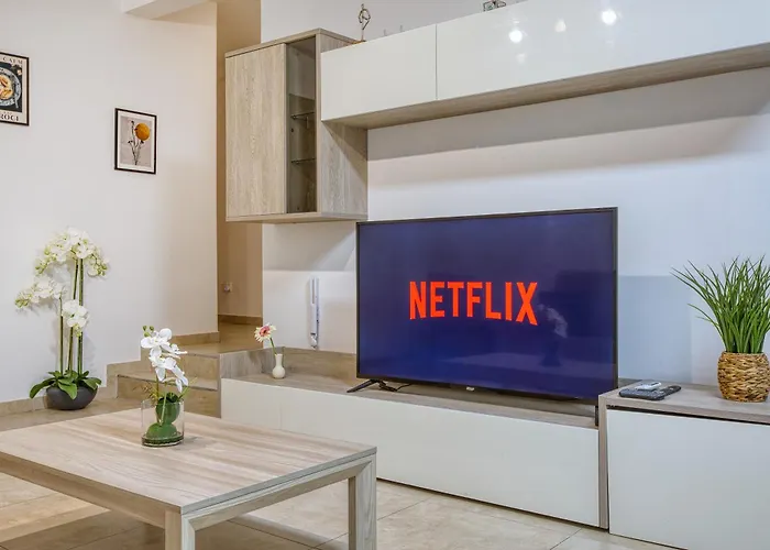 Stunning By Beyond Air, Sliema-center! Near Pool! Sliema