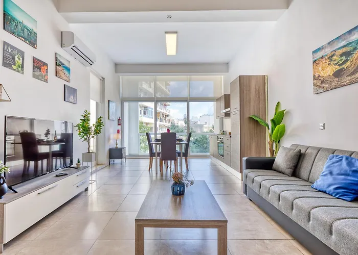 Stunning By Beyond Air, Sliema-center! Near Pool! *