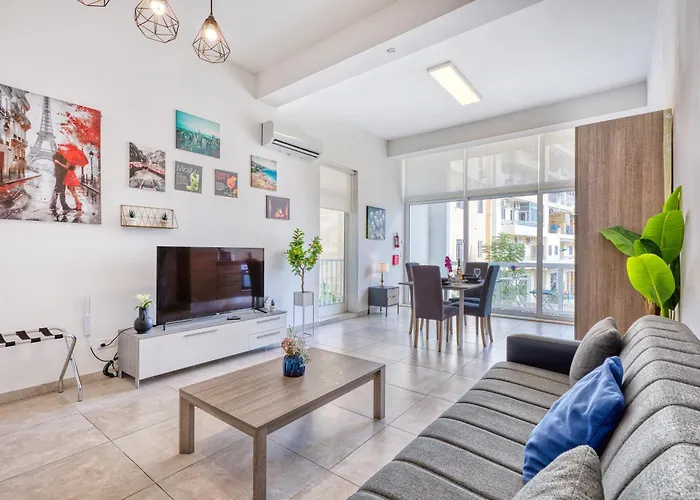 Stunning By Beyond Air, Sliema-center! Near Pool! * Sliema