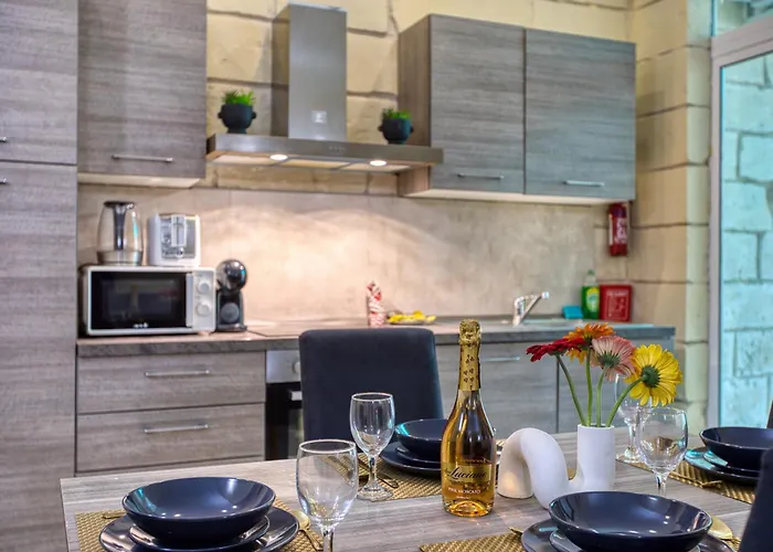 Stunning By Beyond Air, Sliema-center! Near Pool!