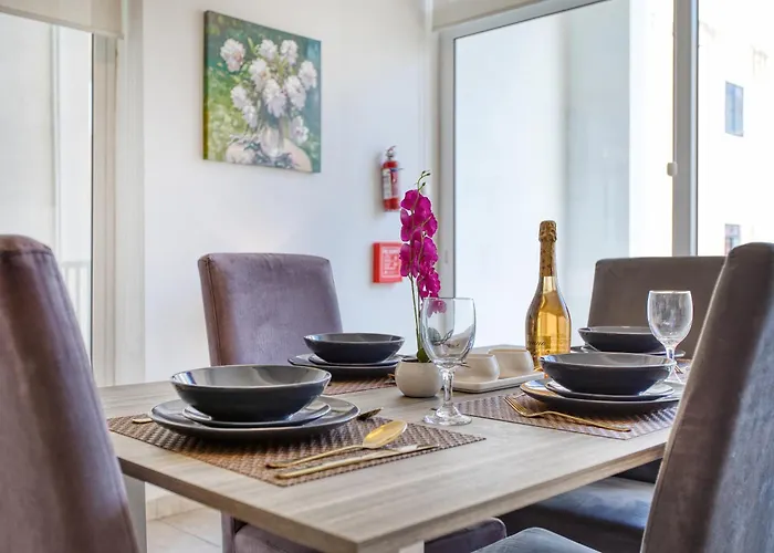 Appartement Stunning By Beyond Air, Sliema-center! Near Pool!