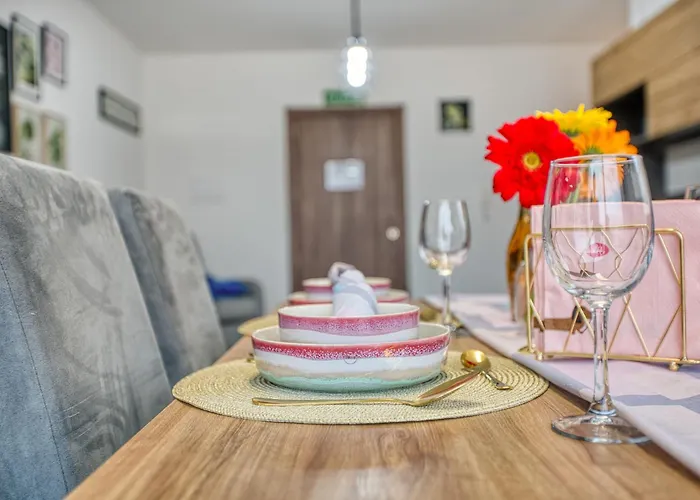 Stunning By Beyond Air, Sliema-center! Near Pool! Appartement *