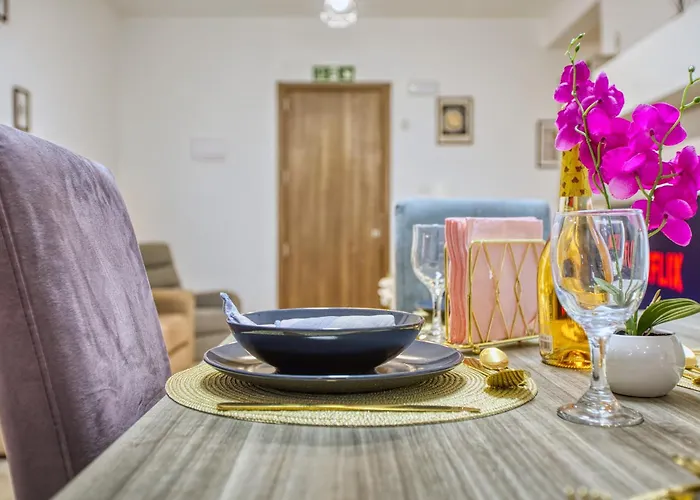 Stunning By Beyond Air, Sliema-center! Near Pool! Sliema